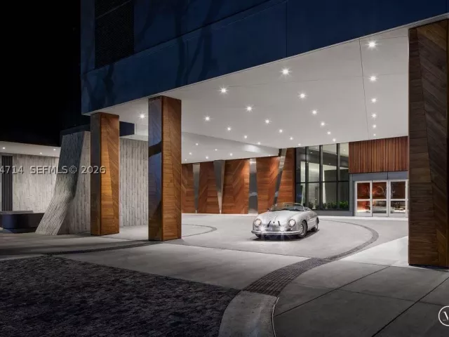 1-bedroom condo for sale in Miami - 68 SE 6th St 806 - MondialRealty