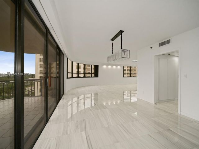 Apartment for sale  Unit #807 - photo 7507927