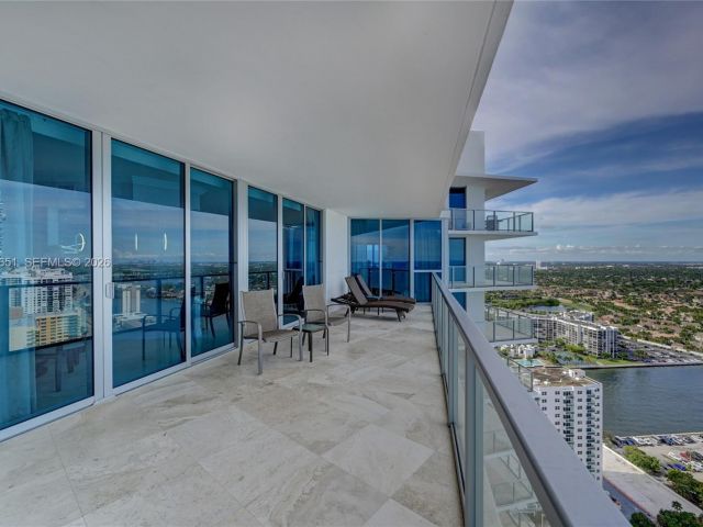 Apartment for rent  Unit #3203 - photo 7451992