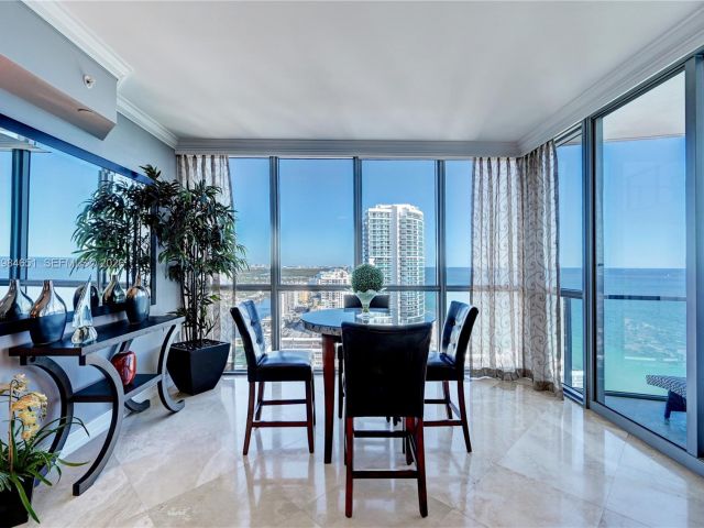 Apartment for rent  Unit #3203 - photo 7451997