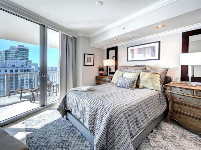 3-bedroom condo for rent in Hollywood - 3101 S Ocean Dr 3203 - MondialRealty