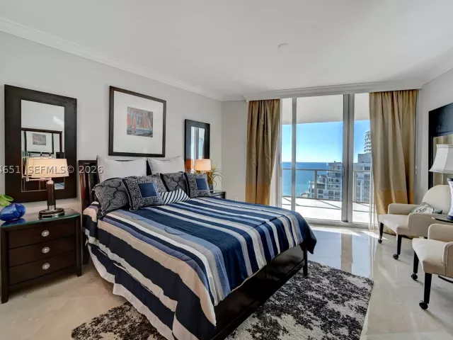 3-bedroom condo for rent in Hollywood - 3101 S Ocean Dr 3203 - MondialRealty