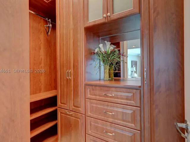 3-bedroom condo for rent in Hollywood - 3101 S Ocean Dr 3203 - MondialRealty
