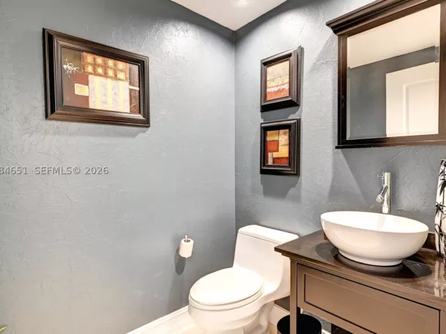 3-bedroom condo for rent in Hollywood - 3101 S Ocean Dr 3203 - MondialRealty