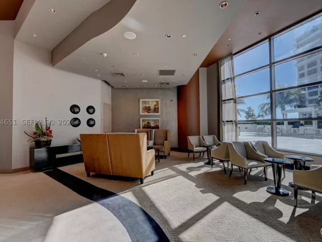 3-bedroom condo for rent in Hollywood - 3101 S Ocean Dr 3203 - MondialRealty