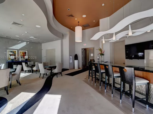 3-bedroom condo for rent in Hollywood - 3101 S Ocean Dr 3203 - MondialRealty