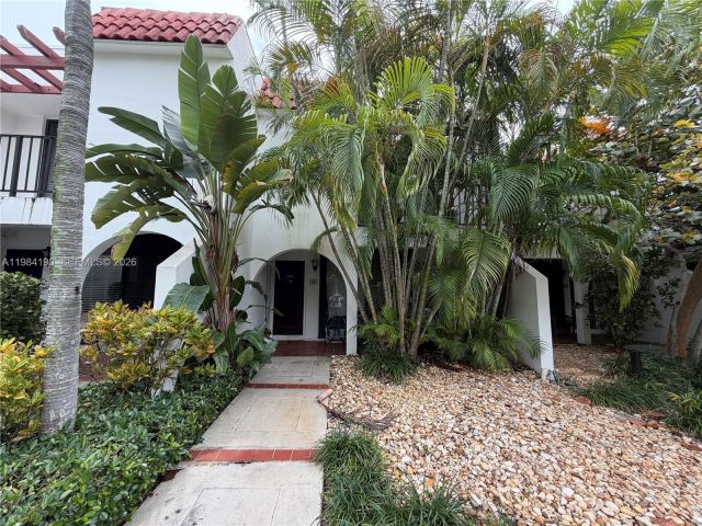 2-bedroom home for rent in Key Biscayne - 350 Grapetree Dr 410 - MondialRealty