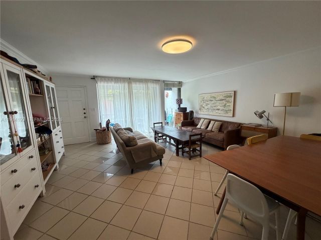 2-bedroom home for rent in Key Biscayne - 350 Grapetree Dr 410 - MondialRealty