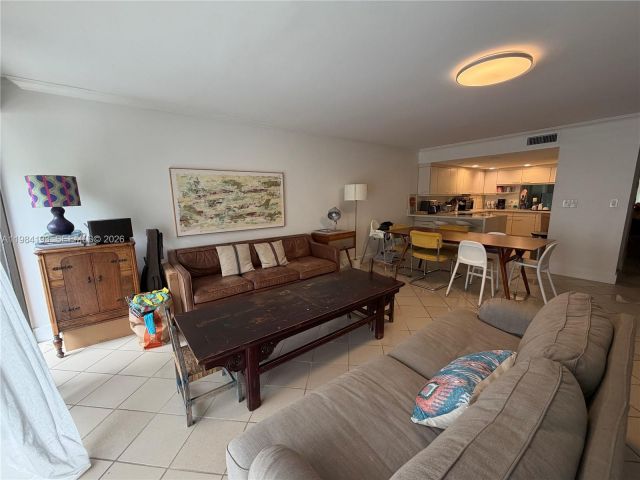 2-bedroom home for rent in Key Biscayne - 350 Grapetree Dr 410 - MondialRealty