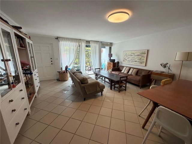 2-bedroom home for rent in Key Biscayne - 350 Grapetree Dr 410 - MondialRealty