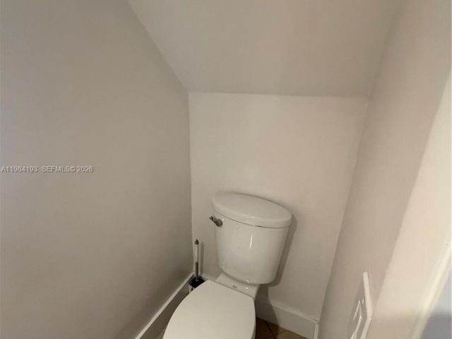 2-bedroom home for rent in Key Biscayne - 350 Grapetree Dr 410 - MondialRealty