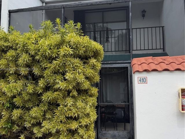 2-bedroom home for rent in Key Biscayne - 350 Grapetree Dr 410 - MondialRealty