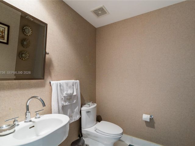 Apartment for rent  Unit #504 - photo 7502164