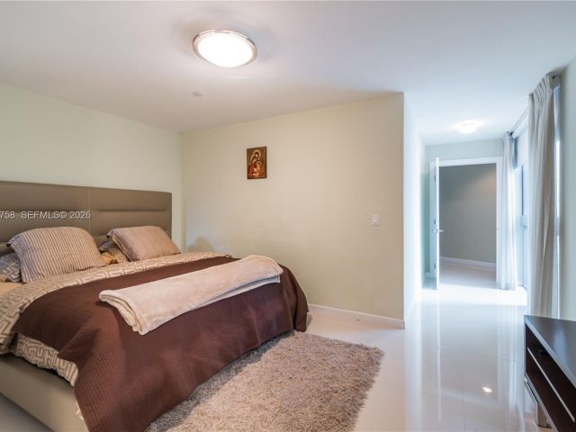 Apartment for rent  Unit #504 - photo 7502173