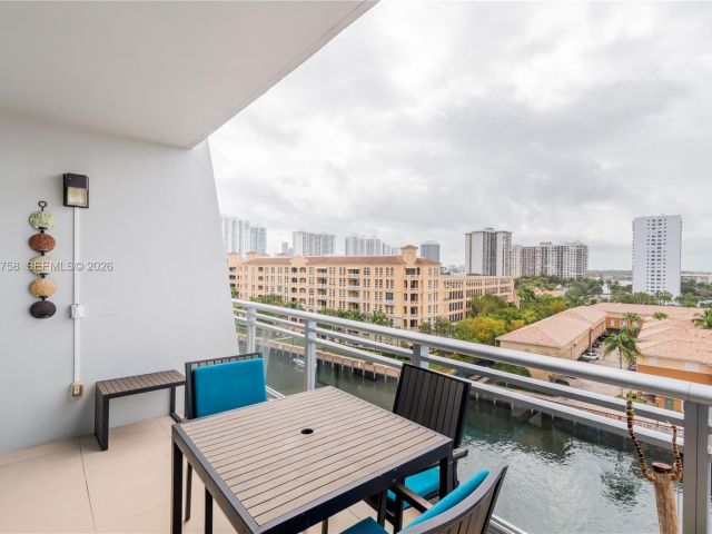 Apartment for rent  Unit #504 - photo 7502177