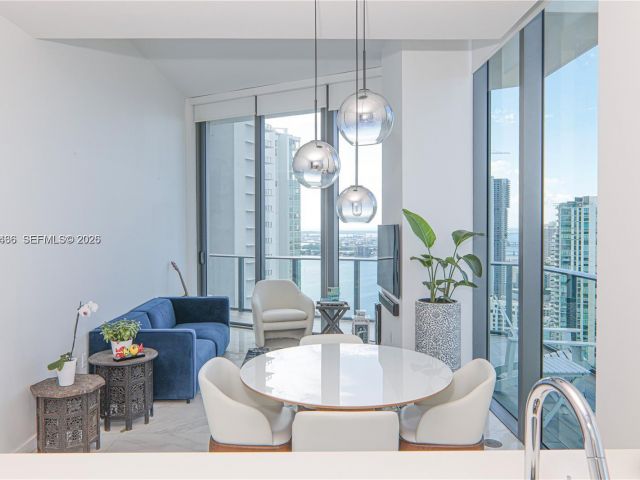 Apartment for rent  Unit #4008 - photo 7494145