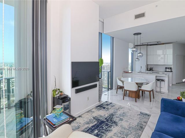 Apartment for rent  Unit #4008 - photo 7494146