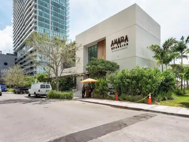 3-bedroom condo for rent in Miami - 501 NE 31st St 4008 - MondialRealty