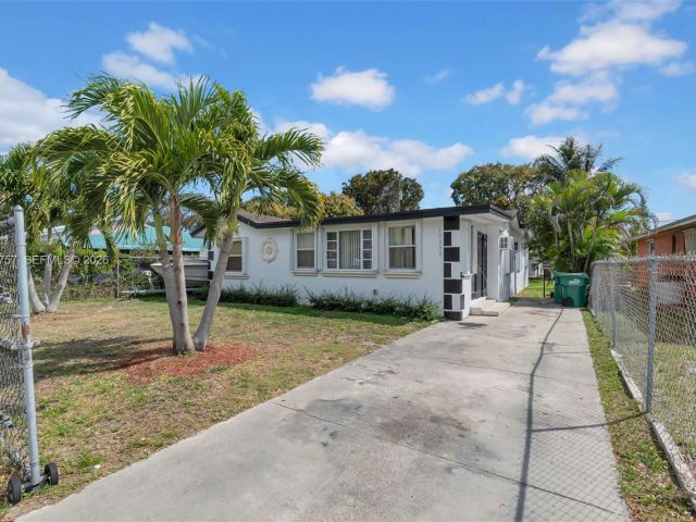 Home for sale at 10230 SW 172nd St - photo 7493848