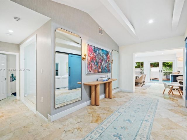 4-bedroom home for rent in Key Biscayne - 200 W Mashta Dr - MondialRealty
