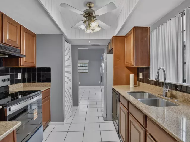 4-bedroom home for sale in Hollywood - 7721 NW 42nd Court - MondialRealty