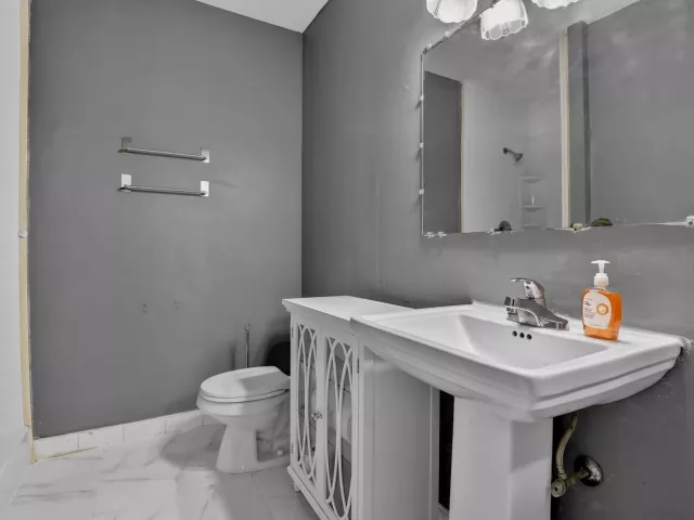 4-bedroom home for sale in Hollywood - 7721 NW 42nd Court - MondialRealty