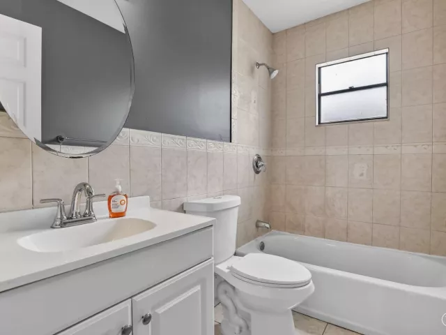 4-bedroom home for sale in Hollywood - 7721 NW 42nd Court - MondialRealty