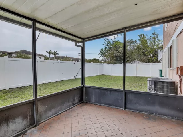 4-bedroom home for sale in Hollywood - 7721 NW 42nd Court - MondialRealty
