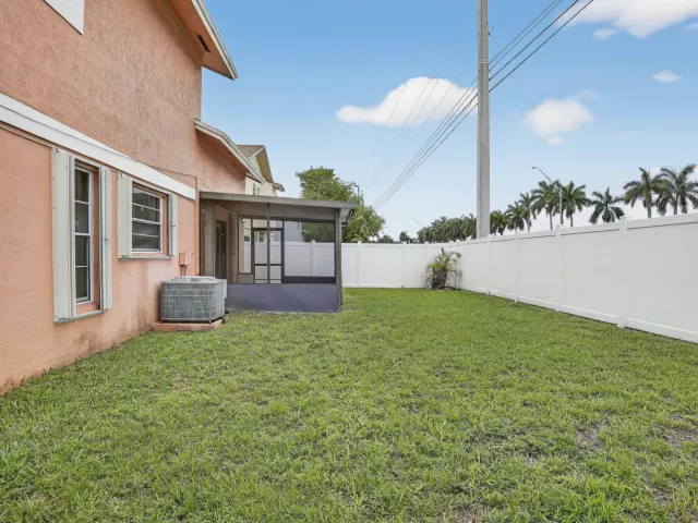 4-bedroom home for sale in Hollywood - 7721 NW 42nd Court - MondialRealty
