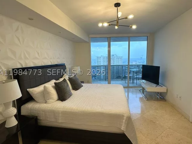 2-bedroom condo for sale in Hallandale Beach - 1800 S Ocean Dr 1606 - MondialRealty