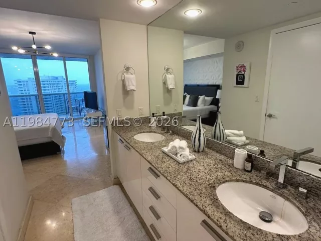 2-bedroom condo for sale in Hallandale Beach - 1800 S Ocean Dr 1606 - MondialRealty
