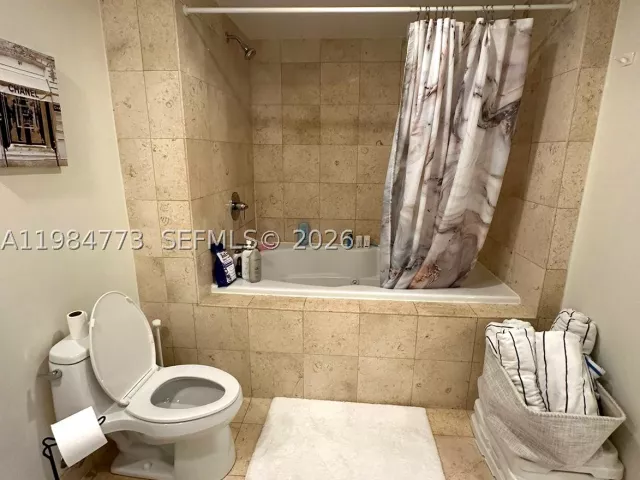 2-bedroom condo for sale in Hallandale Beach - 1800 S Ocean Dr 1606 - MondialRealty