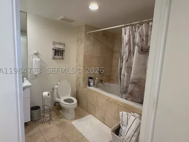 2-bedroom condo for sale in Hallandale Beach - 1800 S Ocean Dr 1606 - MondialRealty