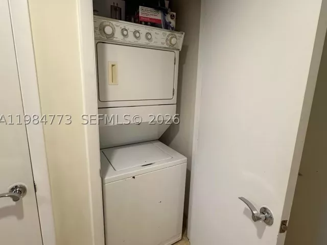 2-bedroom condo for sale in Hallandale Beach - 1800 S Ocean Dr 1606 - MondialRealty