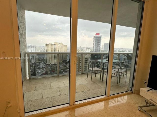 Apartment for sale  Unit #1606 - photo 7500364