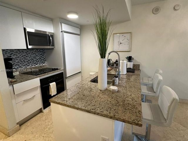 Apartment for sale  Unit #1606 - photo 7500368