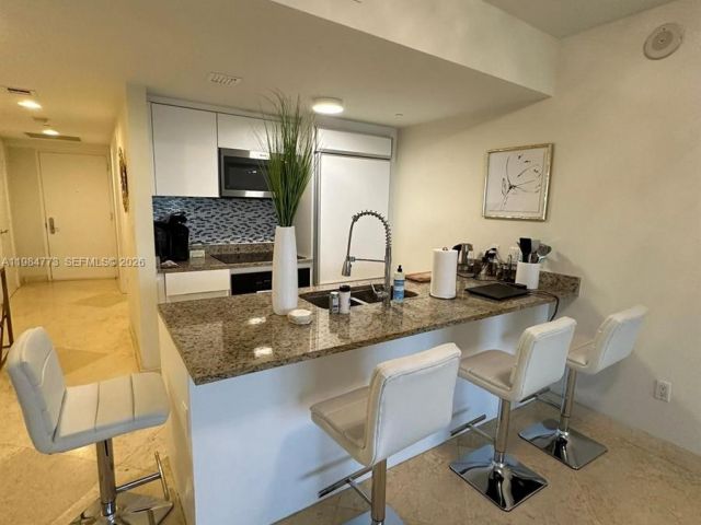 Apartment for sale  Unit #1606 - photo 7500369