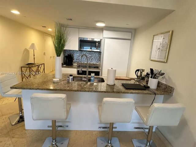 Apartment for sale  Unit #1606 - photo 7500370