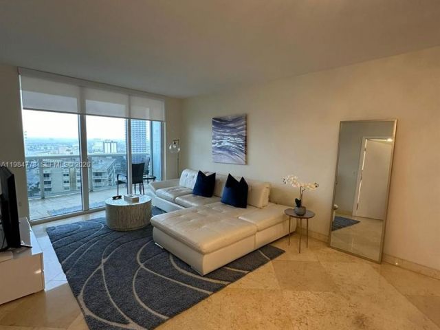 Apartment for sale  Unit #1606 - photo 7500373