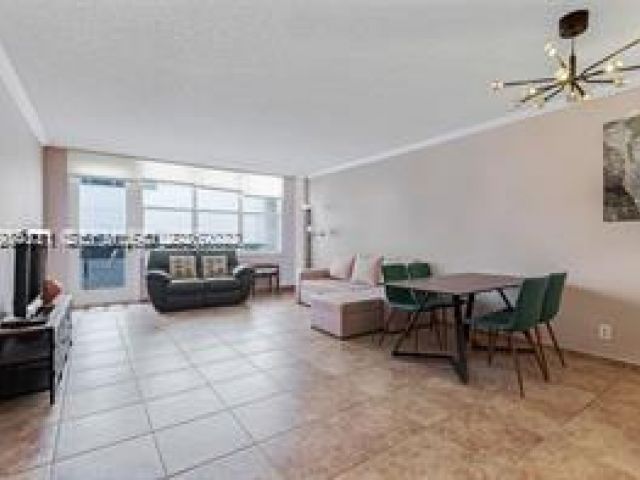 Apartment for rent  Unit # - photo 7470094