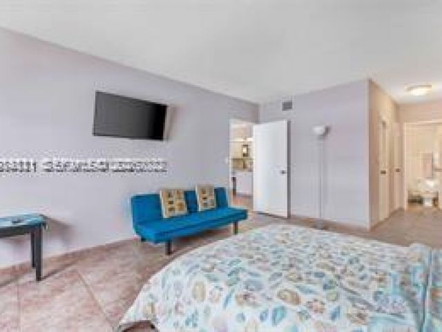 Apartment for rent  Unit # - photo 7470103