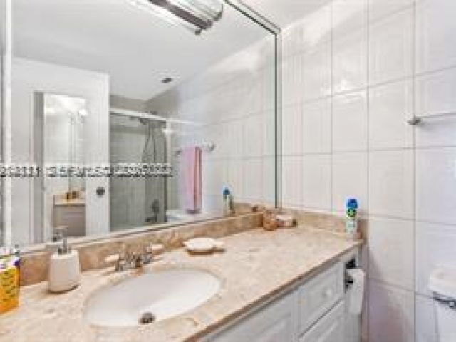 Apartment for rent  Unit # - photo 7470104