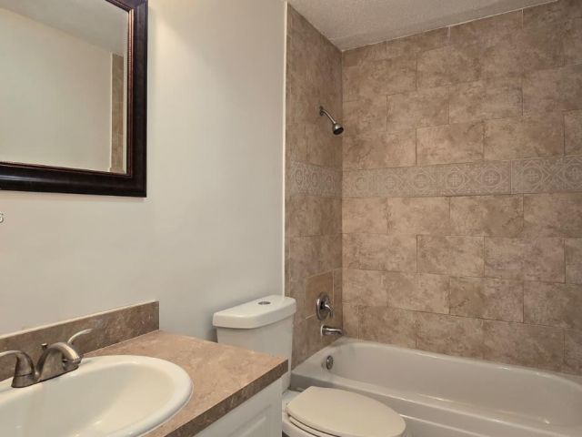 2-bedroom home for rent in Miami - 6345 SW 138th Ct 102 - MondialRealty