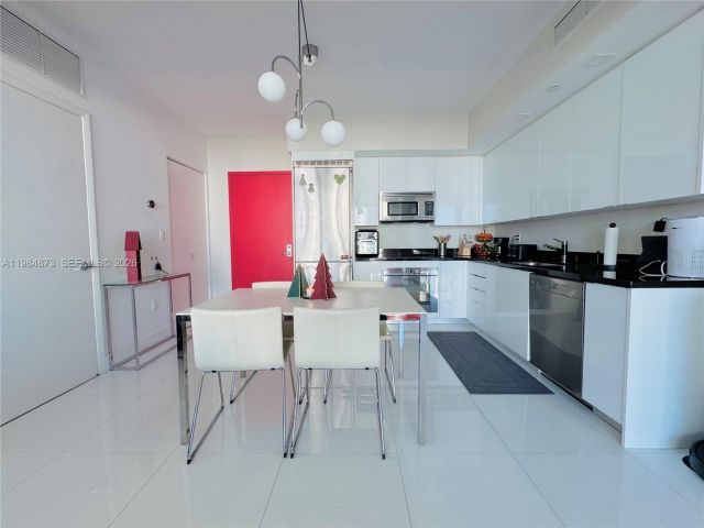 Apartment for rent  Unit #2112 - photo 7486773