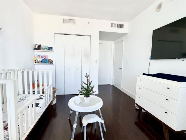 Apartment for rent  Unit #2112 - photo 7486781