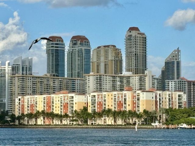 Apartment for rent  Unit #2205 - photo 7535676