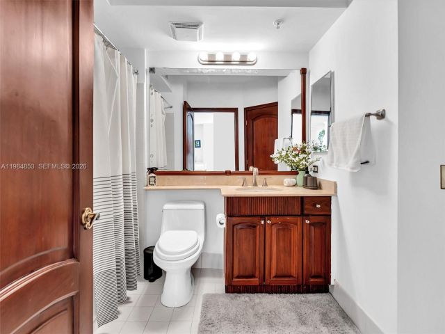 Apartment for rent  Unit #2205 - photo 7535688