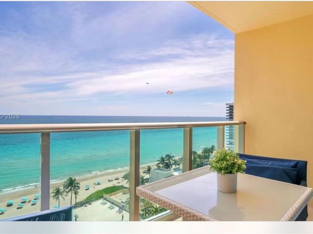 1-bedroom condo for rent in Hollywood - 2501 S Ocean Dr 1520 - MondialRealty