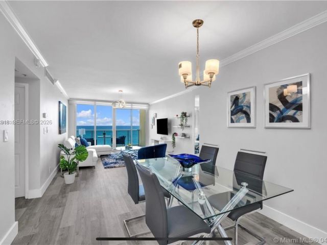 1-bedroom condo for rent in Hollywood - 2501 S Ocean Dr 1520 - MondialRealty