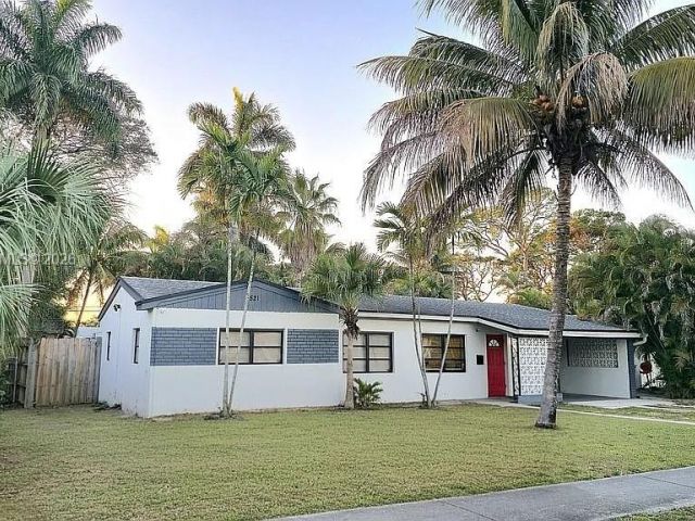 Home for sale at 521 E Evanston Cir - photo 7481609